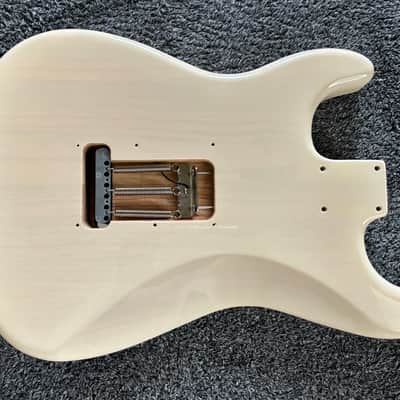 Fender Player II Stratocaster Body Blond Chambered Ash image 3