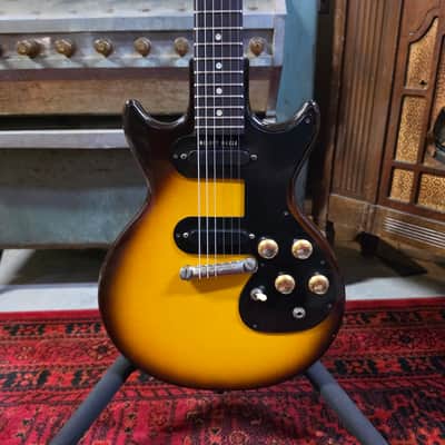 1961 Gibson Melody Maker Double Tobacco Sunburst image 2