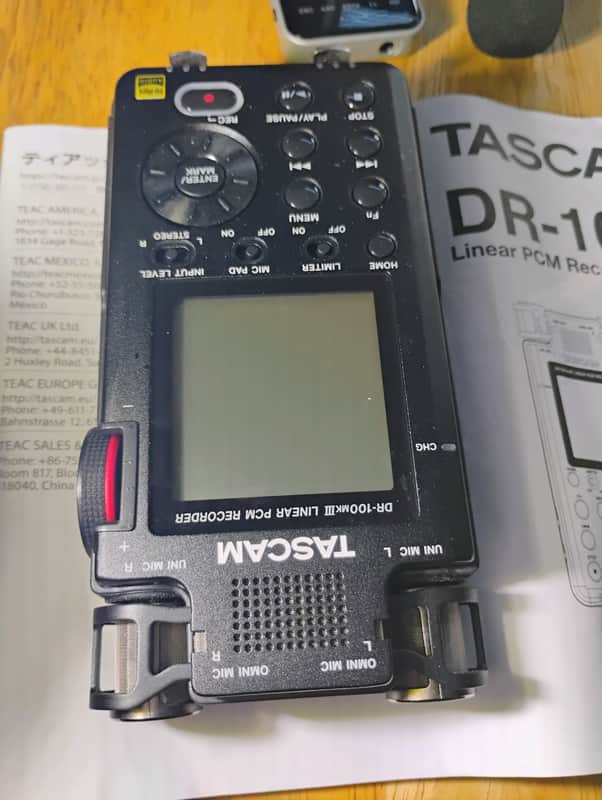TASCAM DR 1OO MK3 1999 - Black image 1
