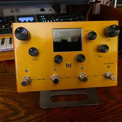 Meris Enzo X 2025 - Present - Gold image 1