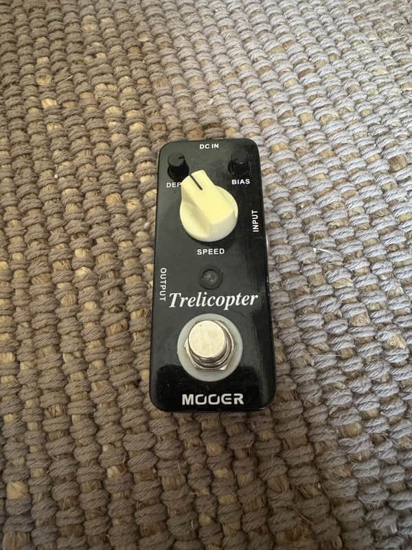 Mooer Trelicopter Tremolo Guitar Effect Pedal 2010s - Black image 1