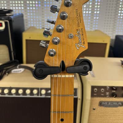 Fender MIM Standard Stratocaster with Maple Fretboard 2001 Midnight Wine image 4