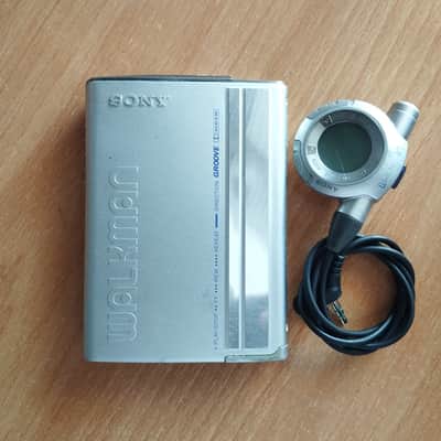 Sony WM EX 7 1997 - Sony Walkman Cassette player WM EX7 silver working image 2