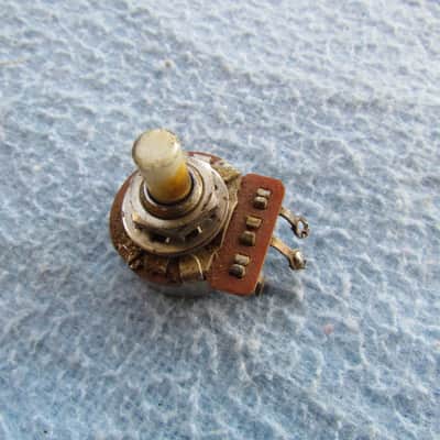 1976 CTS 250K Potentiometer Vintage Solid Plastic Shaft Potentiometer Genuine Vintage 1976 Potentiometer image 2