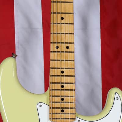 Fender Player II Stratocaster - Hialeah Yellow image 4