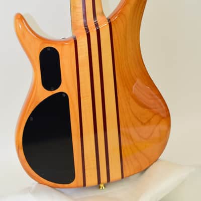Peavey Cirrus 4 4-String Bass, Natural w/ Case image 12