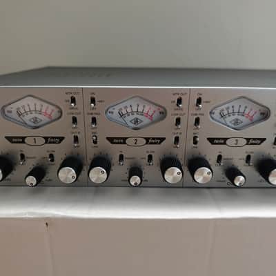Universal Audio 4-710d 4-Channel Microphone Preamp 2010 - Present - SIlver 4710 image 3