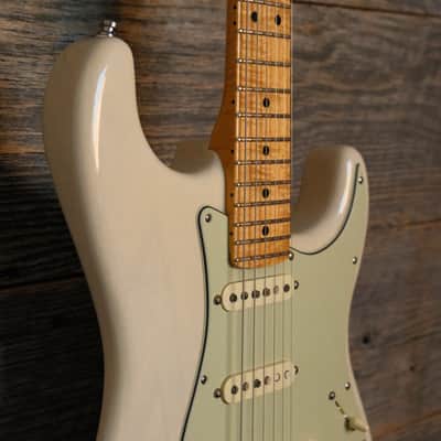 Used Fender 2010 Custom Shop Deluxe Stratocaster - Antique White w/OHSC image 7