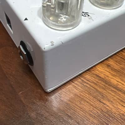 Wampler Latitude Deluxe Tremolo 2014 - White V1 image 6