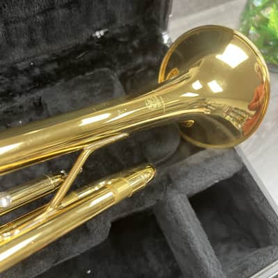 Yamaha YTR2330 Trumpet - Used image 7