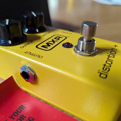 MXR M104 Distortion + 1995 - Present - Yellow image 3