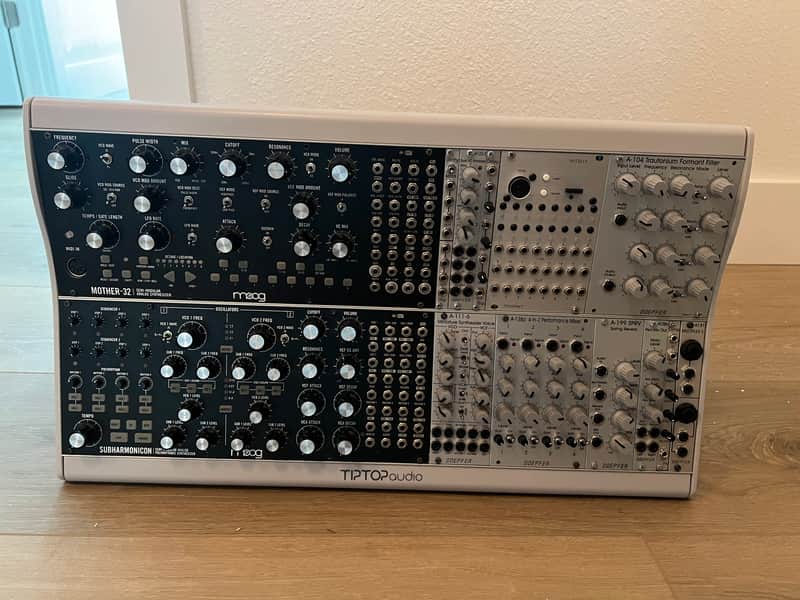 Tiptop Audio Mantis Eurorack Case 2020s - Grey/Red image 1