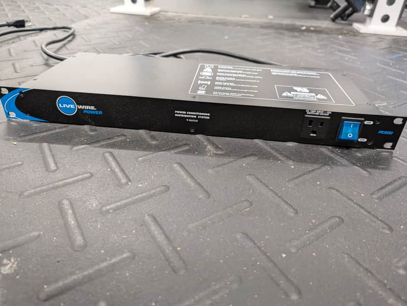 Livewire PC900 9-Outlet Power Conditioner and Distribution System image 1