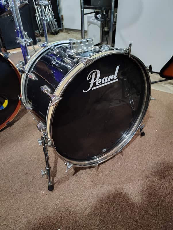 Pearl Maple Shell Bass Drum 22x16 - Black Wrap image 1