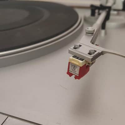 JVC L F41 turntable in very good condition - 1970's image 4