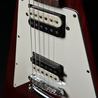 Ibanez Model 2387 Rocket Roll (1970s), Flying V Lawsuit, Player image 5