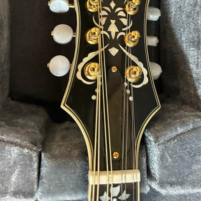 Kentucky KM-855 F Style Bluegrass Mandolin 2012 Deluxe Case Lovely Floral Shell Inlay Head and Neck image 4