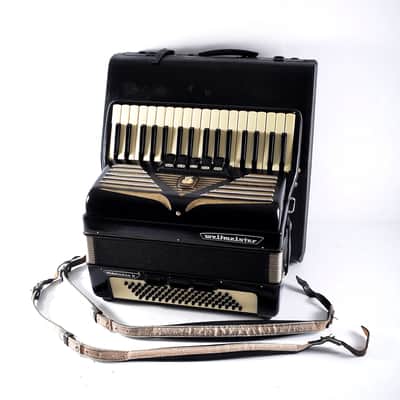 TOP German Made Piano Accordion Weltmeister Manuela II - 80 bass, 8 reg. (5+3) + Hard Case & Shoulder Straps ~ Akkordeon image 17