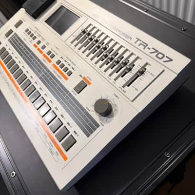 Roland TR-707 with HKA V2 & Cymbals Upgrade & Colour LCD & Cartridge, 5 Star image 3