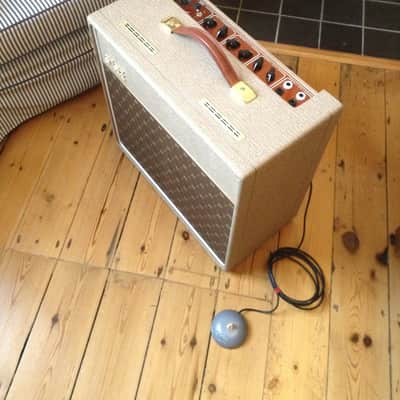 JMI AC15, 2012-13. Exact handmade replica of 1961-62 Vox AC15. Like new, barely used image 3