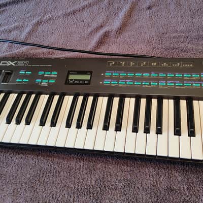 Yamaha DX21 Programmable Algorithm Synthesizer 1985 - Brown