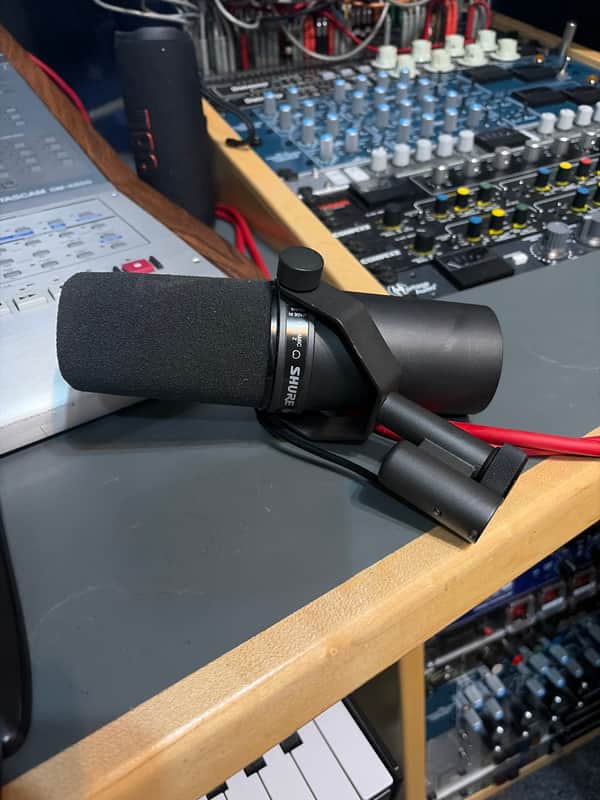 Shure SM7B Cardioid Dynamic Microphone 2001 - Present - Black image 1