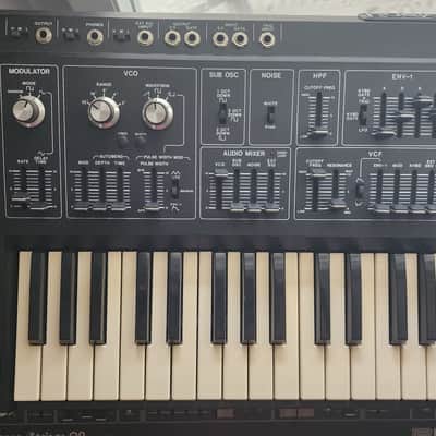 Roland SH-1 32-Key Synthesizer 1978 - 1979 - Black