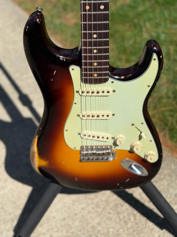 Fender Stratocaster 2016 - Sunburst image 1