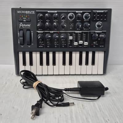 Arturia MicroBrute 25-Key Synthesizer 2014 - Present - Black