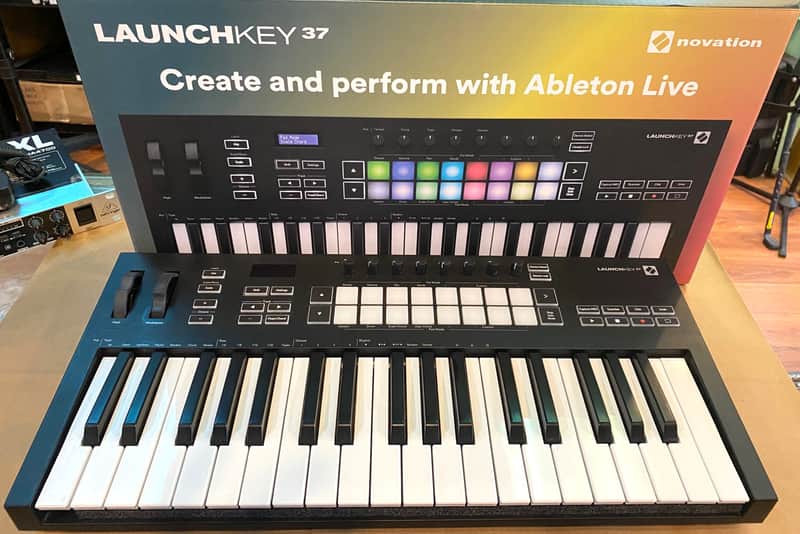 Novation Launchkey 37 MKIII MIDI Keyboard Controller 2020 - Present - Black image 1
