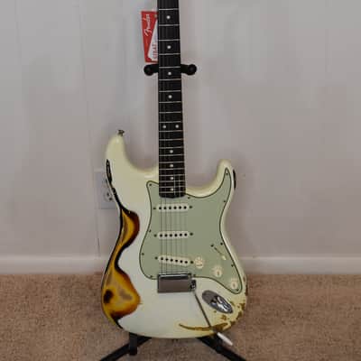2018 Fender Custom Shop 1963 Stratocaster - Heavy Relic Olympic White over Sunburst image 2