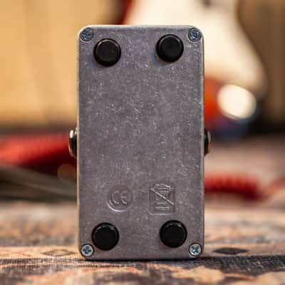 Electro-Harmonix Nano Signal Pad Attenuator - Guitar Effects Pedal image 6