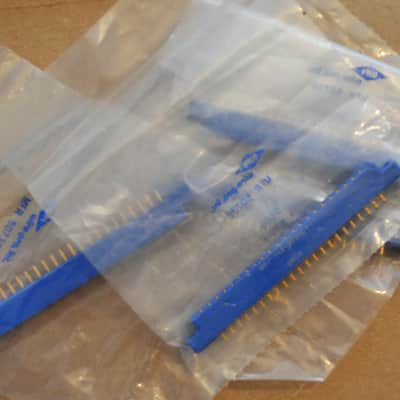 (4)Amphenol Wire Pro 143-022-01 Female Edge Connectors As New image 3