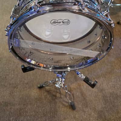 Ludwig Supraphonic Hammered LM402KT 6.5 x 14-inch Snare Drum - Chrome image 5
