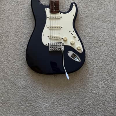 Squier  Strat Affinity  2008-09 - Deep blue image 1