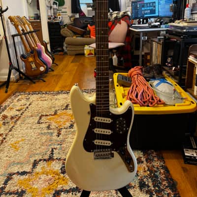 Squier Paranormal Cyclone 2021 - Present - Pearl White image 1