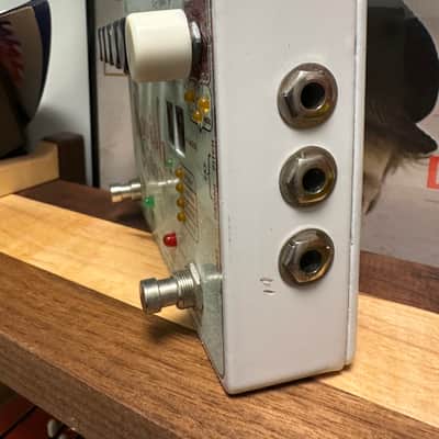 Electro-Harmonix Ravish Sitar Sitar Emulator 2011 - Present - Green / Red image 3