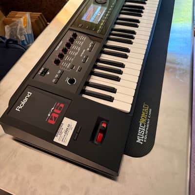 Roland FANTOM-06 61-Key Workstation Keyboard 2022 - Present - Black