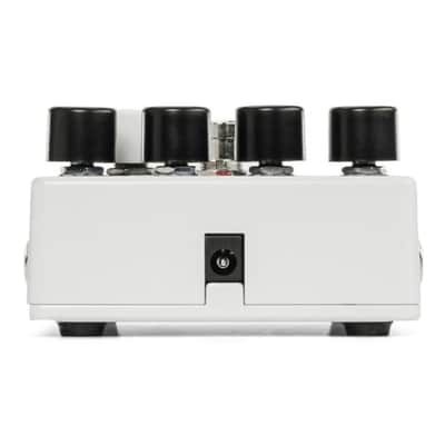 Electro-Harmonix Bass9 Bass Machine Pedal with Independent Effect and Dry Volume Controls, Mono Audio, and Compact, Rugged Design image 4
