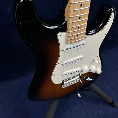 Immagine Fender American Special Stratocaster in 2 Tone Sunburst 2017 Pre-owned - 9