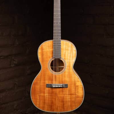 Martin Custom Shop 000-28; Exceptionally Broad Figured Koa (New) image 1