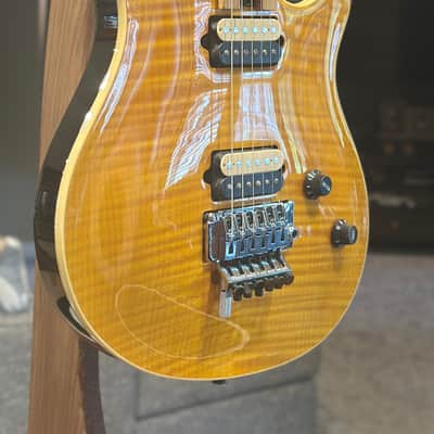 Peavey Wolfgang Standard Deluxe 1999 Flamed Amber image 4