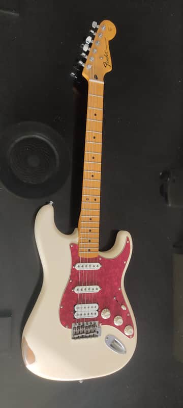 Fender Stratocaster 2011 - Blanco image 1
