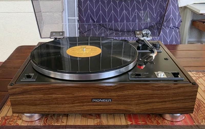 VINTAGE PIONEER TURNTABLE 1970,s/MADE IN JAPAN/110V-240V