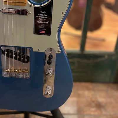2025 Fender American Professional Classic Telecaster Lake Placid Blue Fender Bag image 7