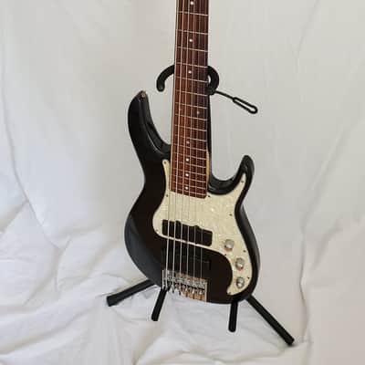 Peavey Axcelerator 6-string Bass image 1