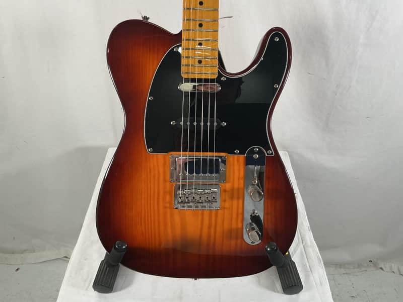 Fender Modern Player Telecaster Plus - Honey Burst