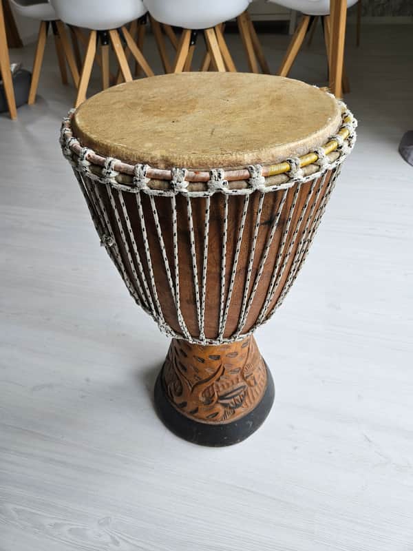 Djembe Original aus Guinea aus einem Stück Hartholz 60 x 34 cm image 1