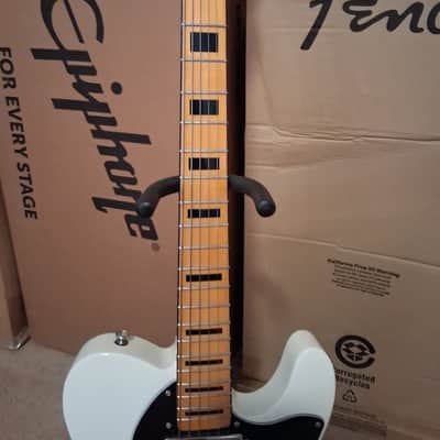 Fender Squier 2022 Classic Vibe ‘70s Olympic White Telecaster Thinline image 4