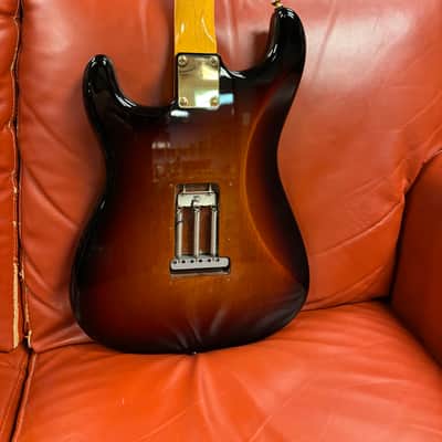2015 Fender Stevie Ray Vaughan Stratocaster 3-Color Sunburst imagen 11
